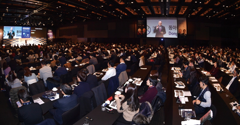 조직 미래 예측에 시간 쓰지 말고
일탈적 아이디어에서 위대함을 발견해야